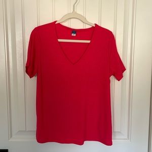 Women’s Old Navy size M pink ribbed V neck tee